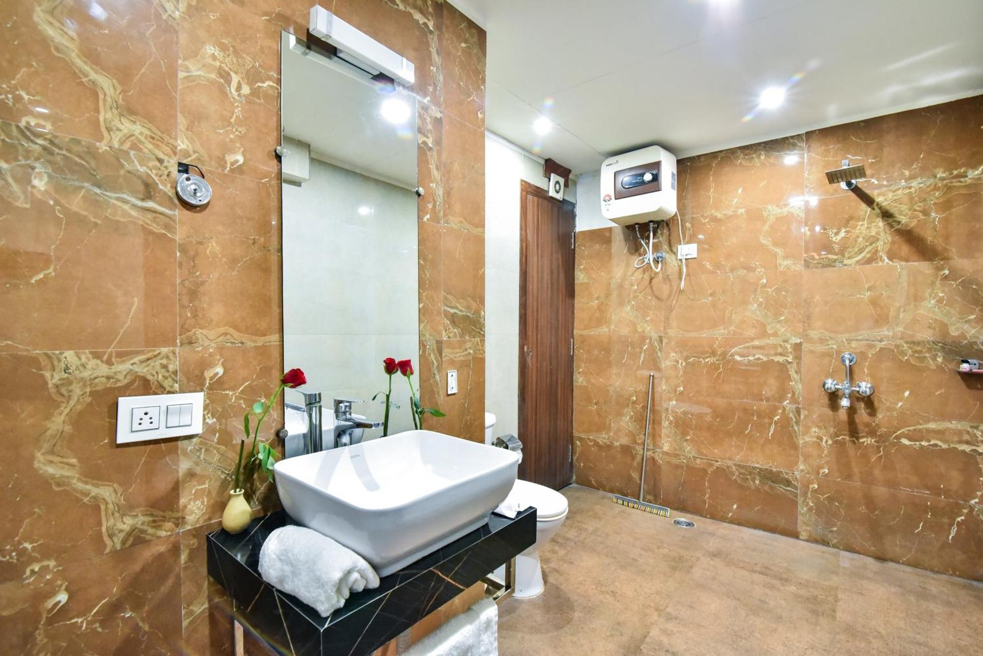 Pinaz Royale Hotel Amritszár Kültér fotó