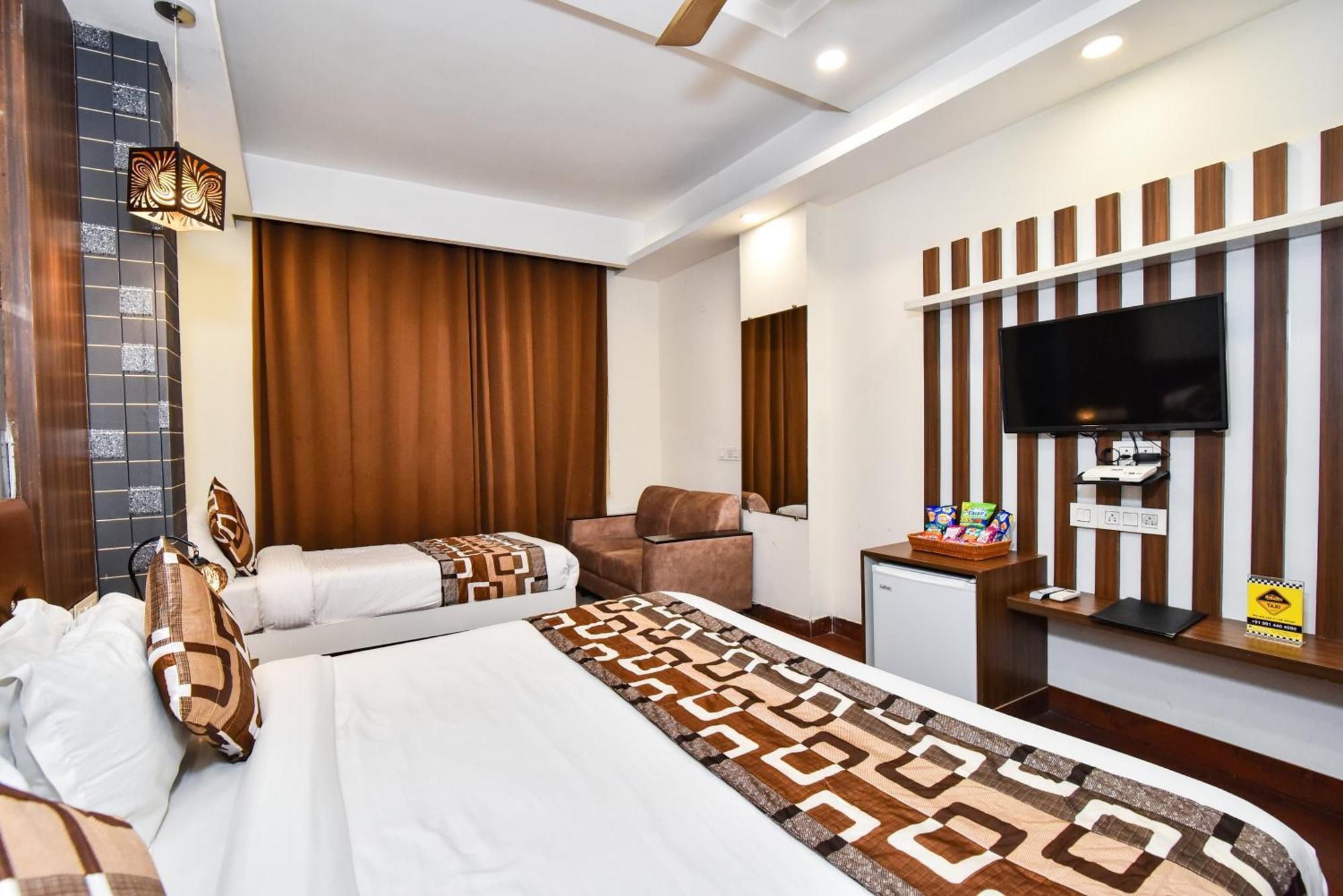 Pinaz Royale Hotel Amritszár Kültér fotó