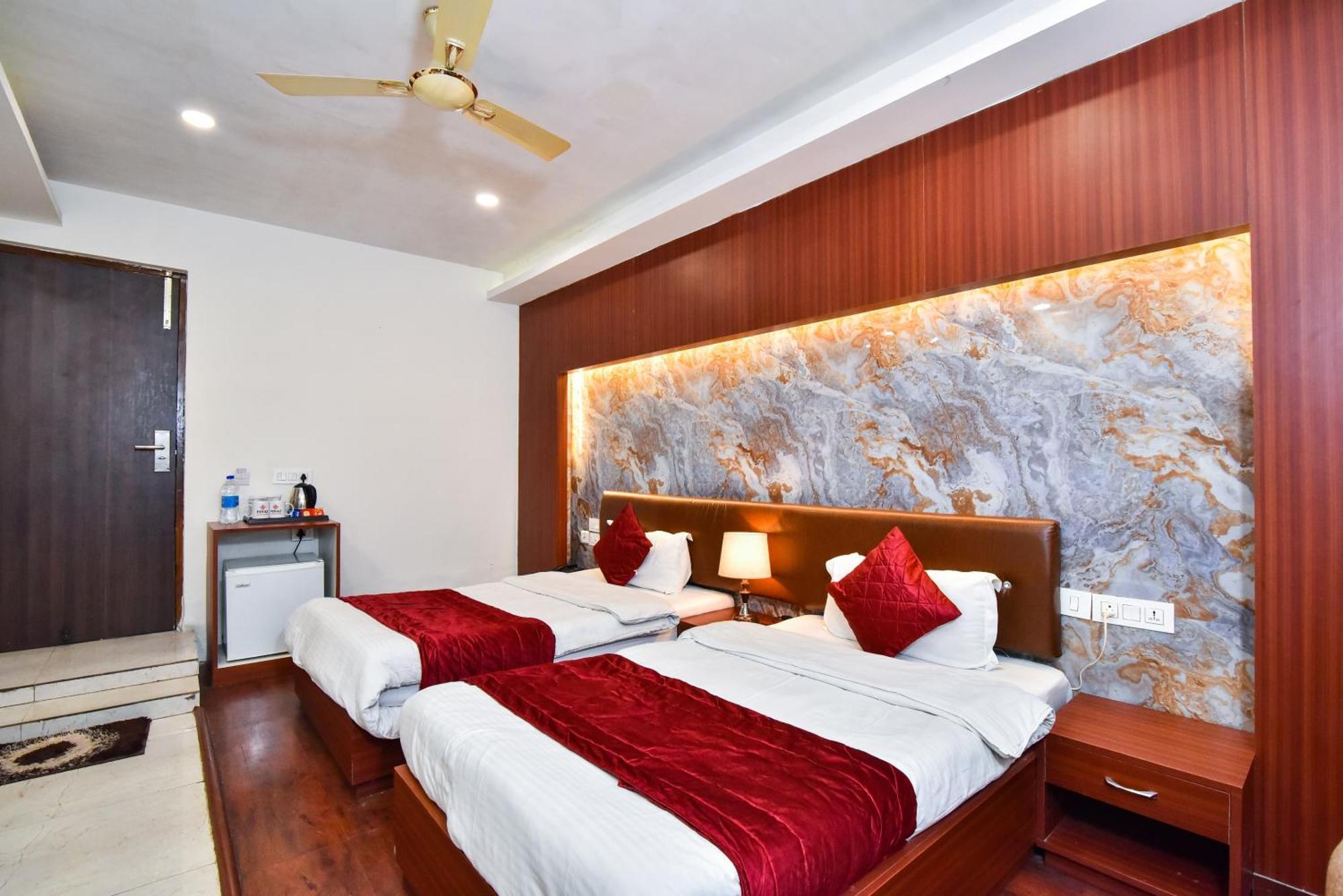 Pinaz Royale Hotel Amritszár Kültér fotó