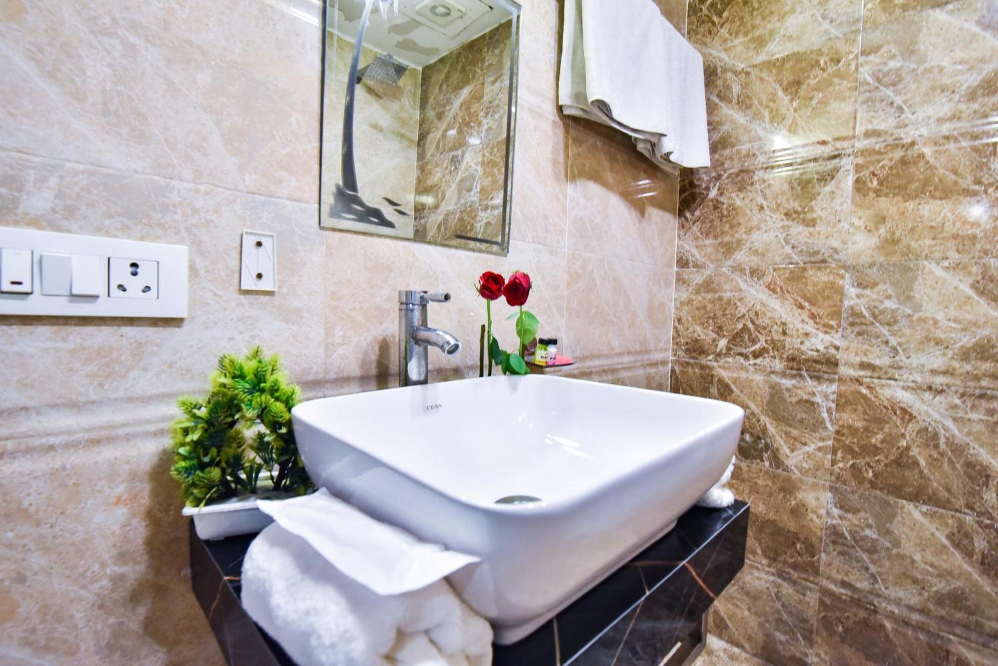 Pinaz Royale Hotel Amritszár Kültér fotó