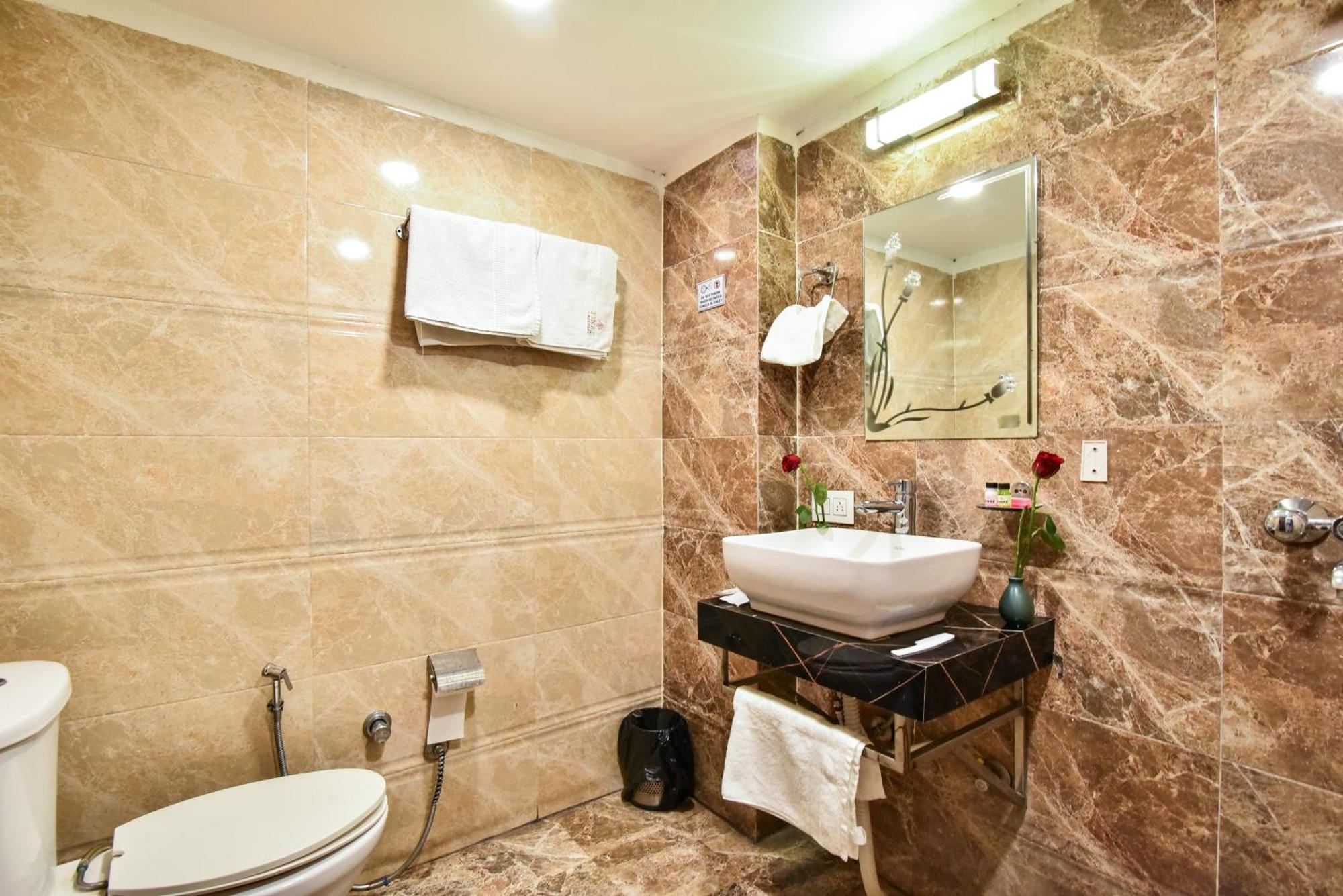 Pinaz Royale Hotel Amritszár Kültér fotó